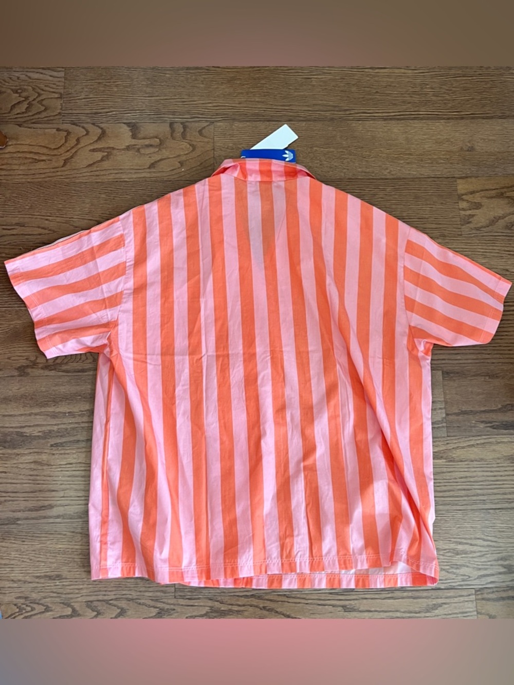 NWT Adidas Pink & Coral Striped Camp Shirt Size Medium - Picture 2 of 3